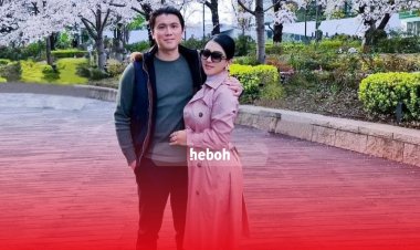 Menjalani Puasa Di Jepang, Syahrini Pamer Mukena yang Dilapisi Emas