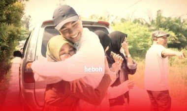 Kini Sukses, Fiki Naki Beri Surprise Mobil Baru untuk Ibunya!