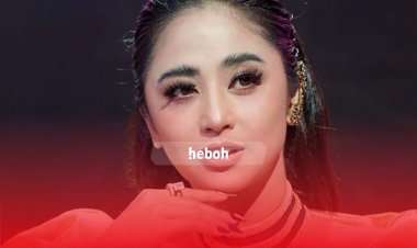 Salut! Dewi Perssik Jual Tas Mewahnya untuk Berdonasi