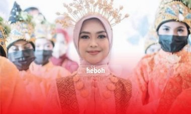 Potret Ria Ricis Tunjukkan Kebolehannya Menari Ratoh Jaroe di Acara Lamarannya