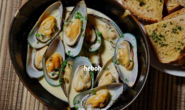 Cara Memasak Kerang Hijau Bumbu Saus Padang dan Tips Membersihkannya!