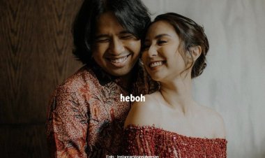 Joshua Suherman Resmi Bertunangan dengan Clairine Clay