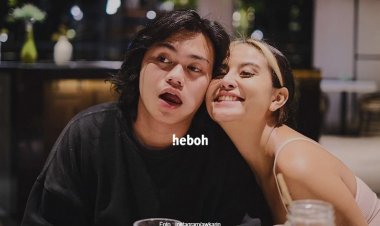 Romantis, Awkarin Dilamar Gangga Kusuma di Hari Ulang Tahunnya