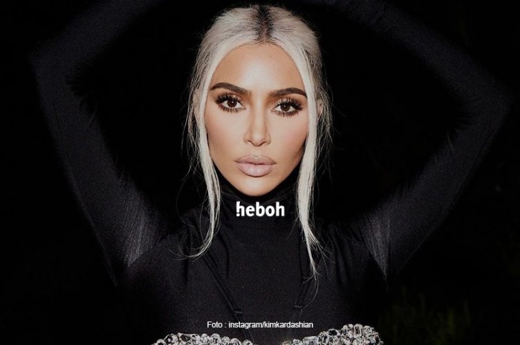 Kim Kardashian Mengaku Rela Makan Kotoran Demi Awet Muda