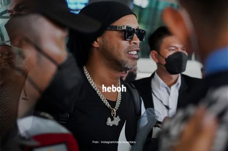 Tiba di Indonesia, Ronaldinho Langsung Dijemput Raffi Ahmad