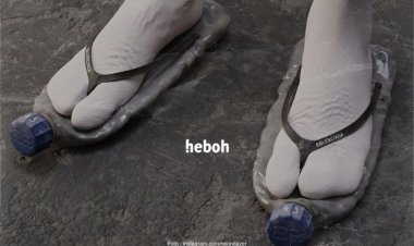 Balenciaga Rilis Sandal Bentuk Botol Air Mineral dengan Harga Rp13 Juta