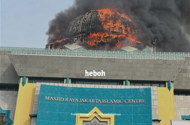 Kubah Masjid Raya Islamic Center Terbakar