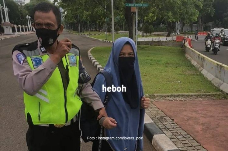 Seorang Wanita Ditangkap Polisi, Coba Terobos Istana dan Bawa Senjata