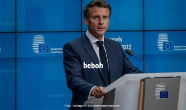 Momen Epik! Presiden Perancis Jalan Kaki 2 km dan Gendong Bayi di Bali