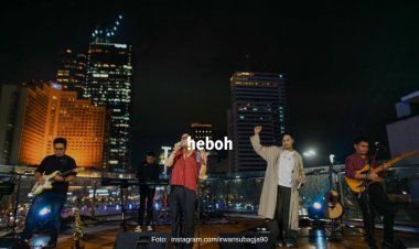 Sialan! Adrian Khalif dan Juicy Luicy Manggung di Skydeck Transjakarta