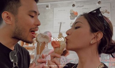 Romantis! Momen Jessica Mila Nyanyi Diiringin Piano oleh Sang Suami