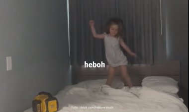 Seorang Ayah Bangunkan Putrinya dengan Lagu Favoritnya, Aksinya Bikin Gemas