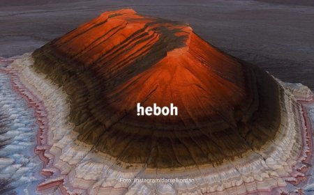 Tampak Seperti Kue Lapis, Gunung Bokty di Kazakhstan Ini Tampilkan Pemandangan Warna yang Indah