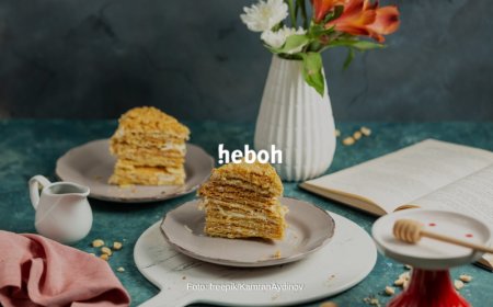 Millefoglie, Kue Pernikahan Adal Italia yang Dibuat Langsung di Depan Tamu Undangan