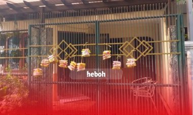 Unik, Ibu Ini Gantung Mie Instan Gratis di Pagar Rumah