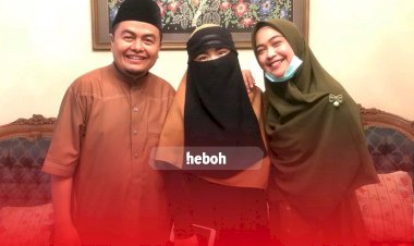 Posting Foto Bareng Ria Ricis, Ayah Taqy Kode?