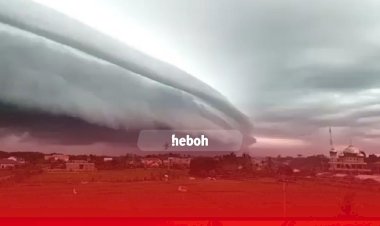 Fenomena Langka! Penampakan Awan Arcus Berbentuk Tsunami Hebohkan Meulaboh, Aceh Barat. Benarkah Awan Ini Berbahaya?
