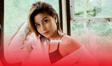 Awkarin Dapat Scraf dengan Harga Fantastis. Dari Sean Gelael?