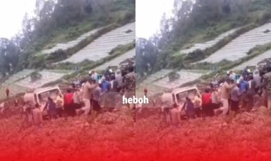 Salut! Warga Gotong Royong Berhasil Evakuasi Truk Tangki Air yang Terguling