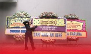 Awkarin Beli Hotel, Karangan Bunga Bikin Salah Fokus