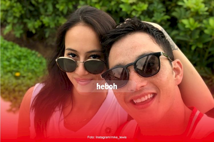 Mike Lewis dan Janisaa Pradja Bikin Baper Netizen Lewat Postingan Instagramnya