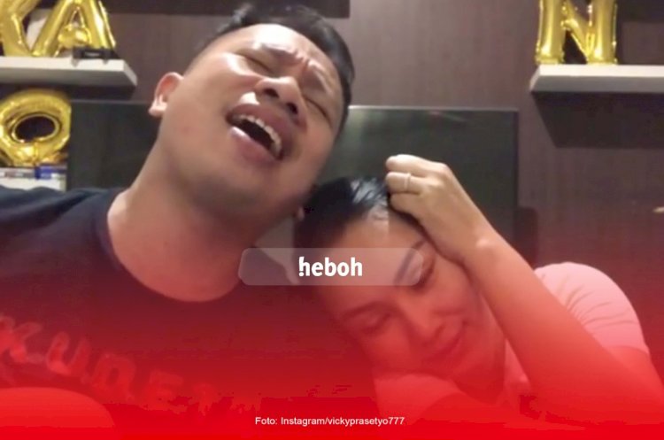 Umbar Kemesraan, Vicky Prasetyo Dan Kalina Ocktaranny Tidak Sungkan Berpelukan