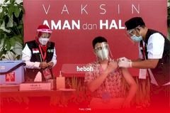 Pro dan Kontra Raffi Ahmad Terima Vaksin Covid-19 Bersama Presiden Jokowi